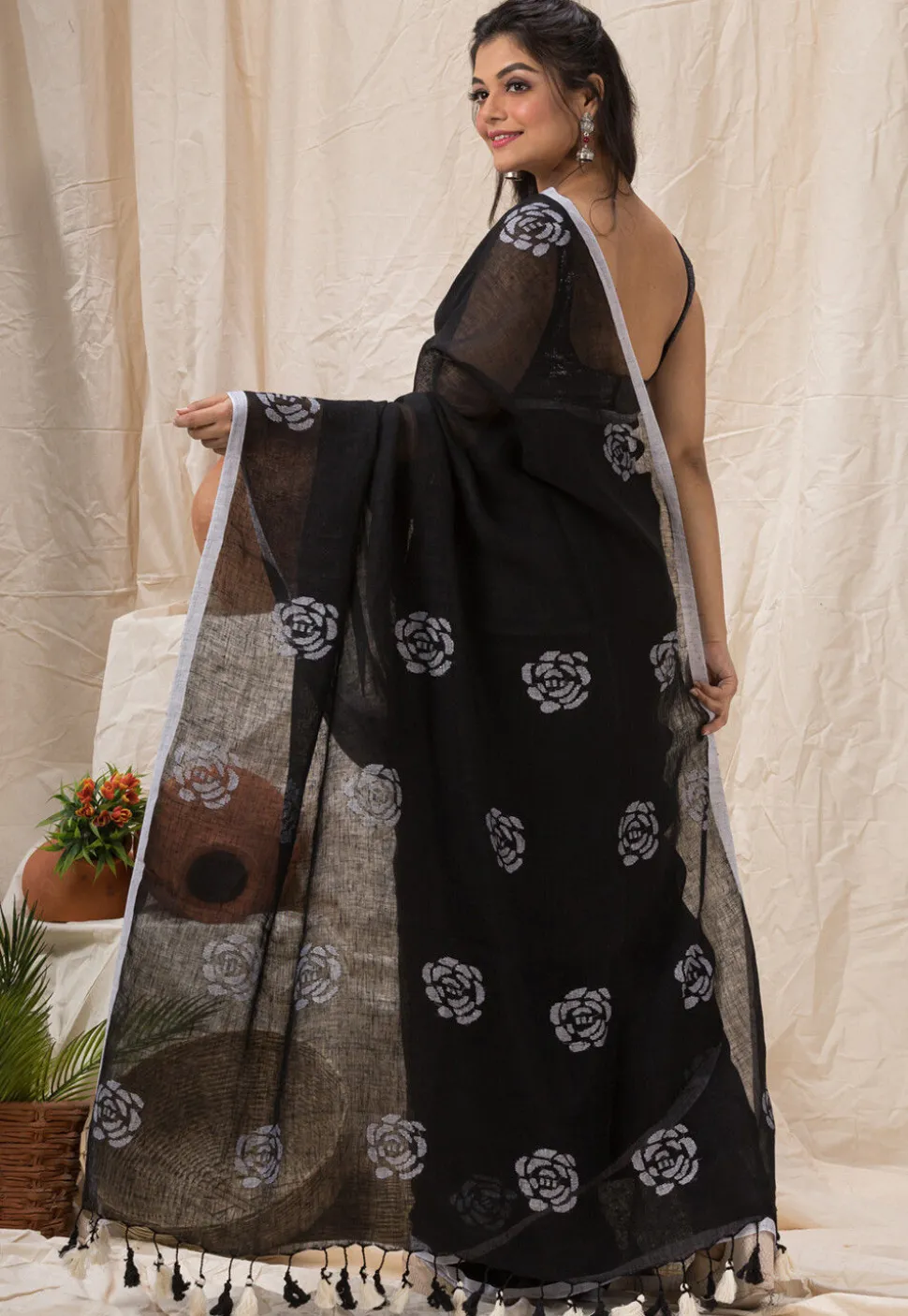 Handloom Pure Linen Saree in Black