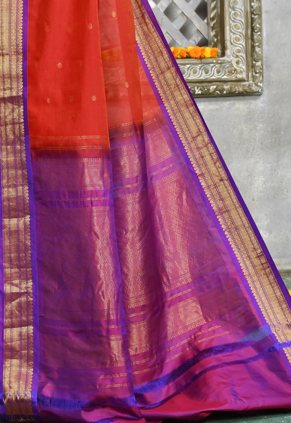 Handloom Pure Silk Cotton Gadwal Saree in Red