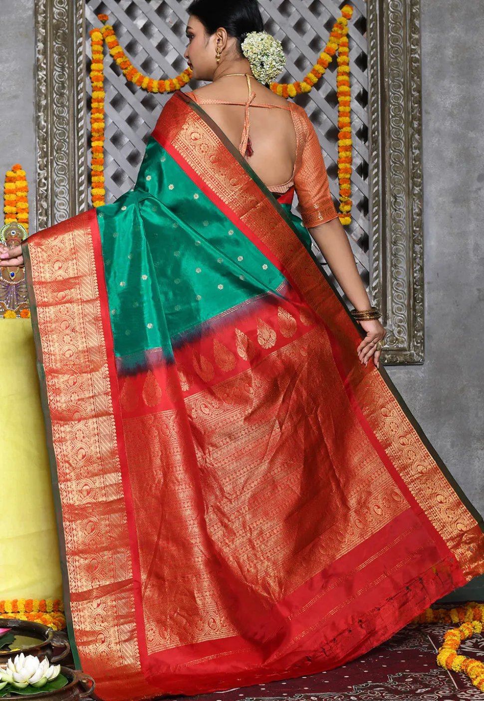 Handloom Pure Silk Gadwal Saree in Green