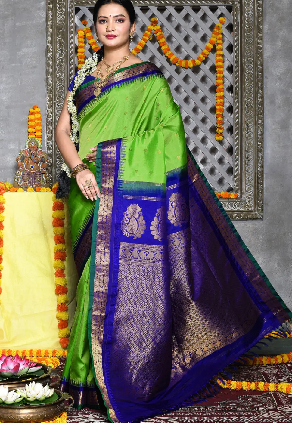Handloom Pure Silk Gadwal Saree in Light Green