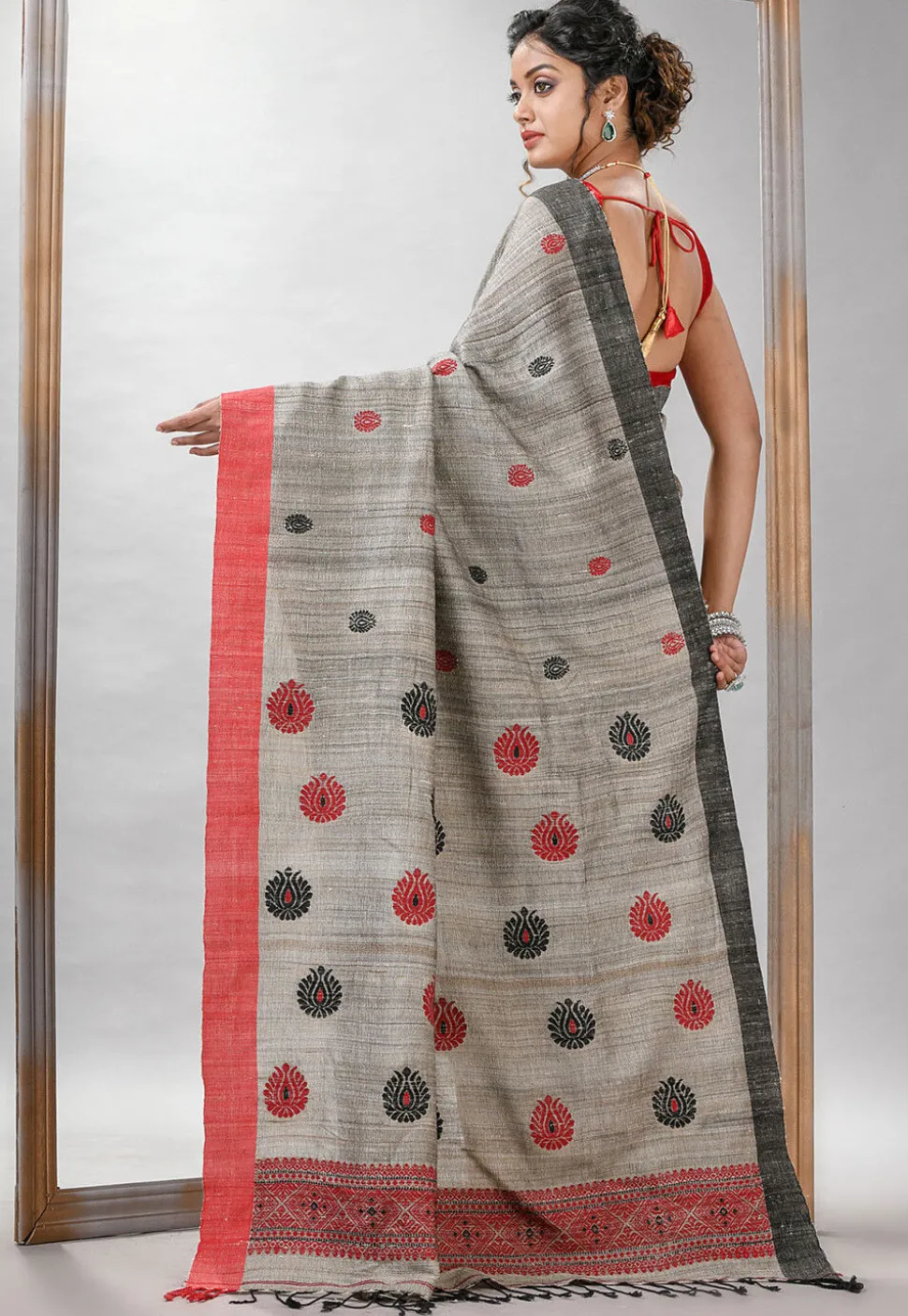 Handloom Tussar Silk Saree in Grey