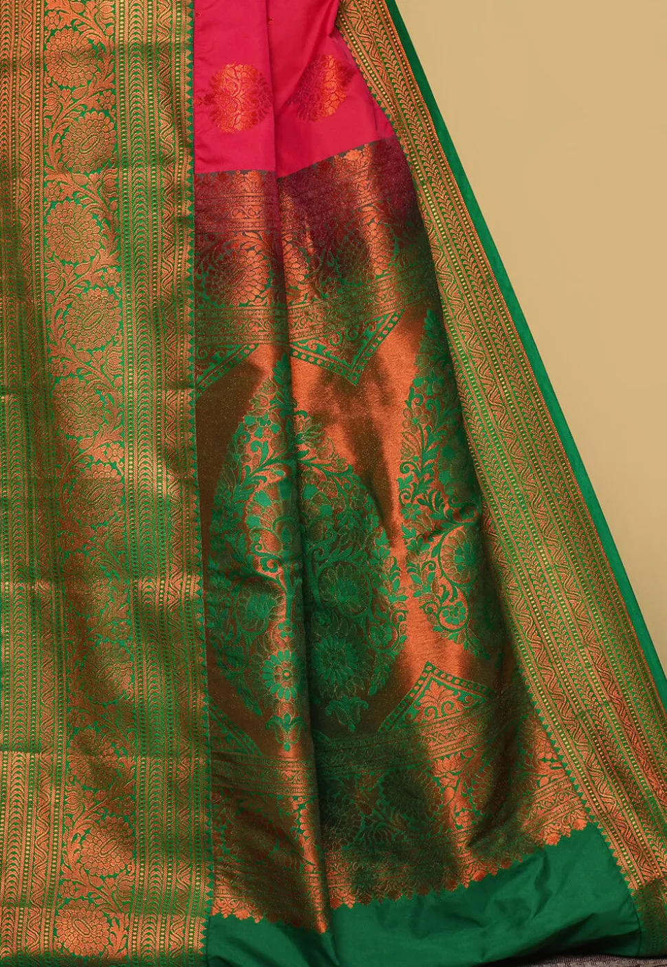 Kanchipuram Saree in Fuchsia