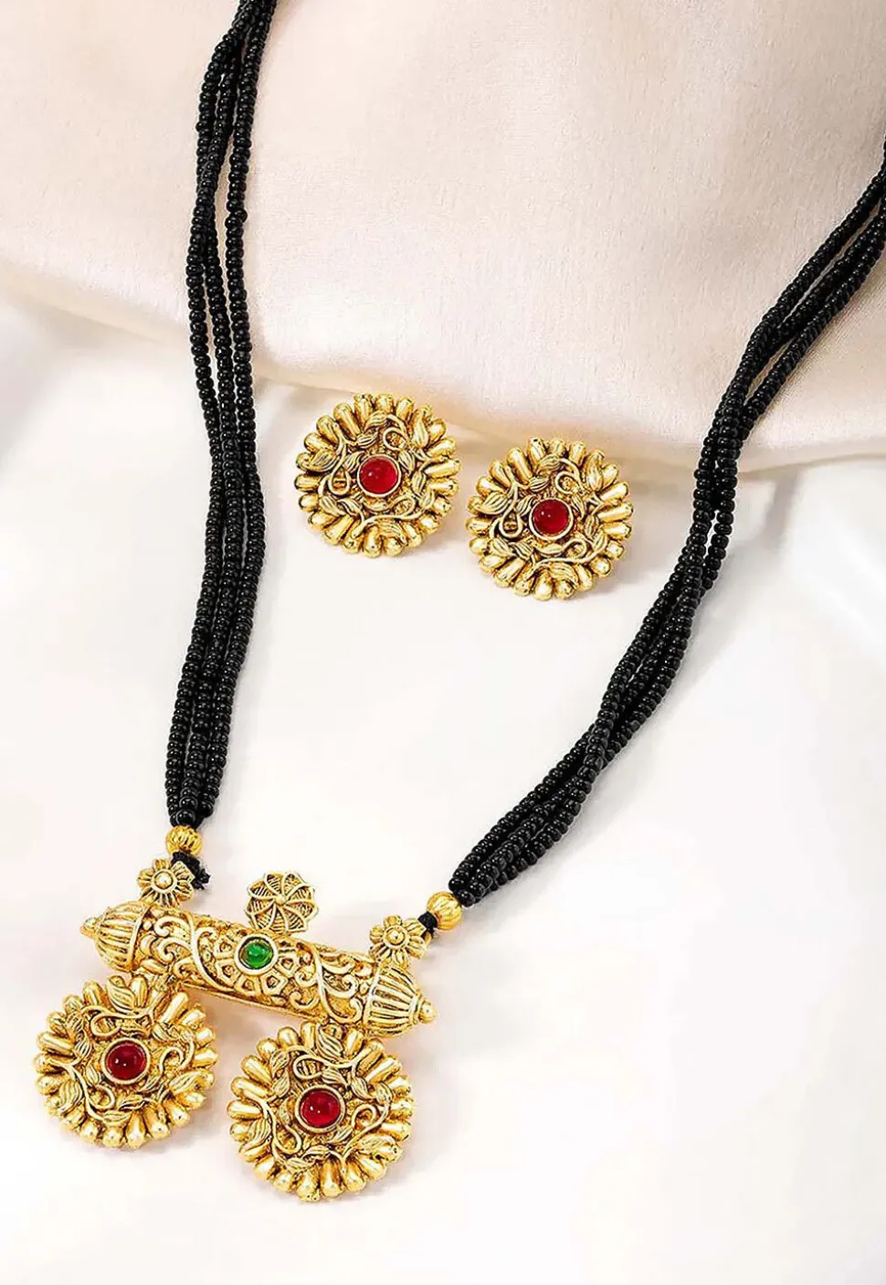 Kemp Stone Studded Mangalsutra Set