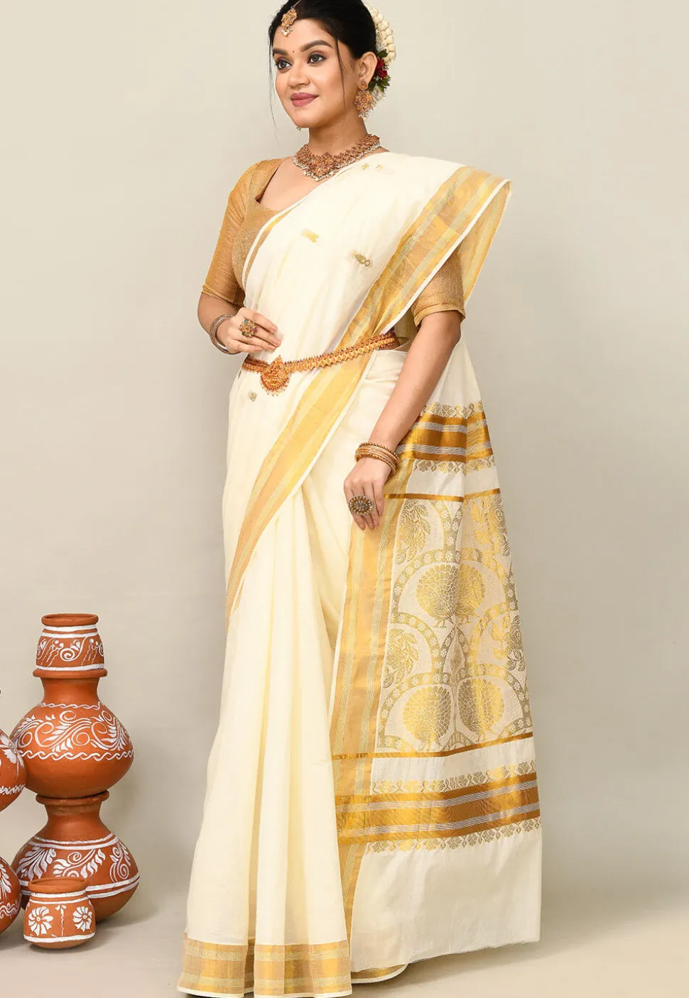 Kerala Kasavu Pure Cotton Saree in Off White