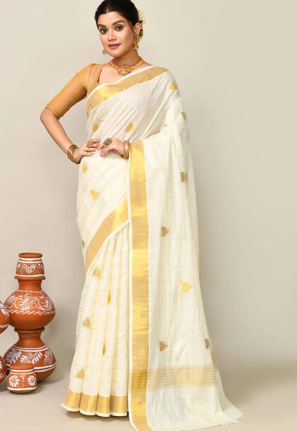 Kerala Kasavu Pure Cotton Saree in Off White