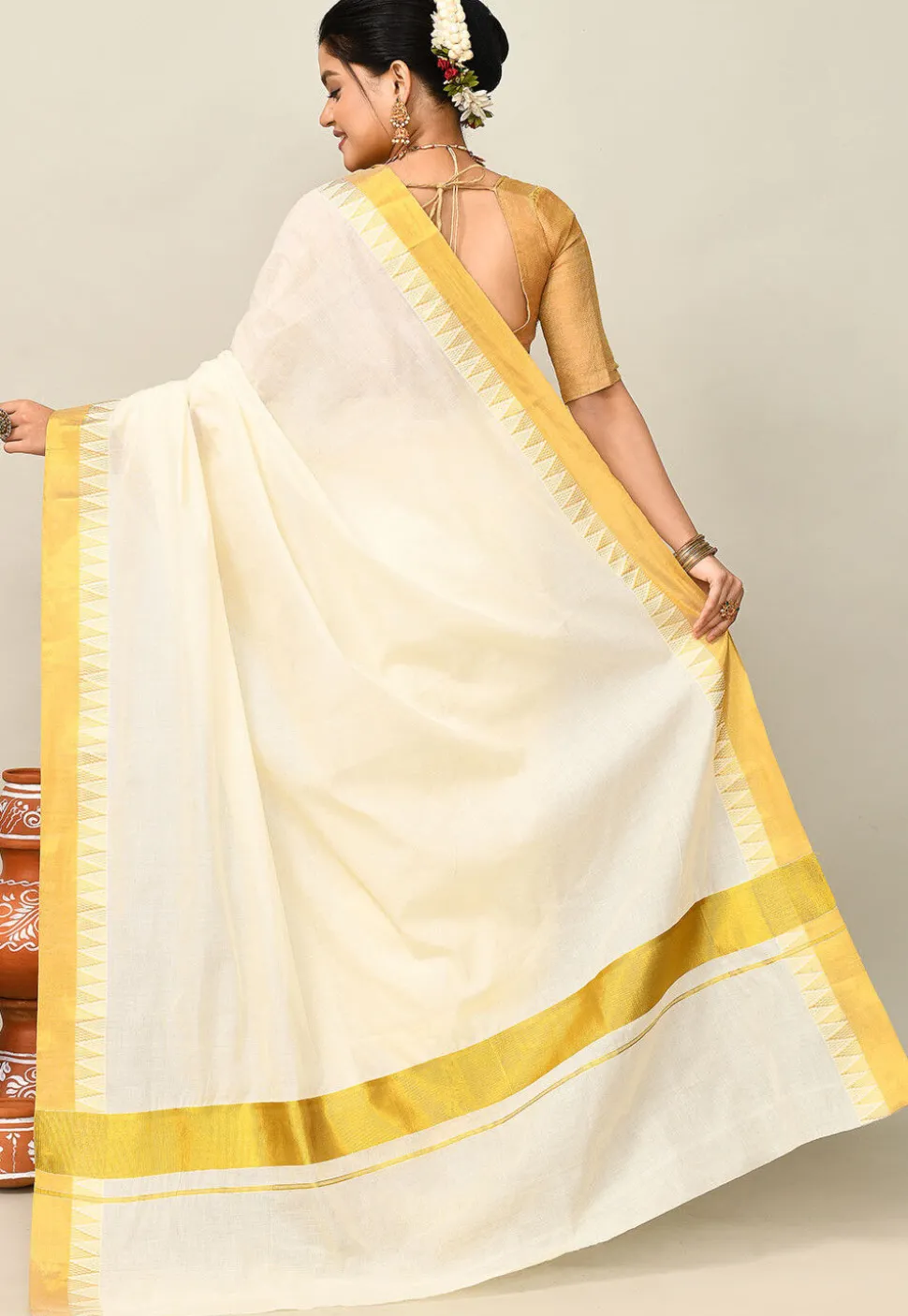 Kerala Kasavu Pure Cotton Saree in Off White