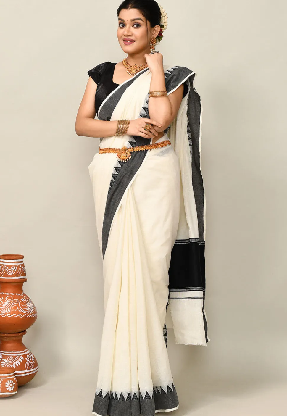 Kerala Kasavu Pure Cotton Saree in Off White