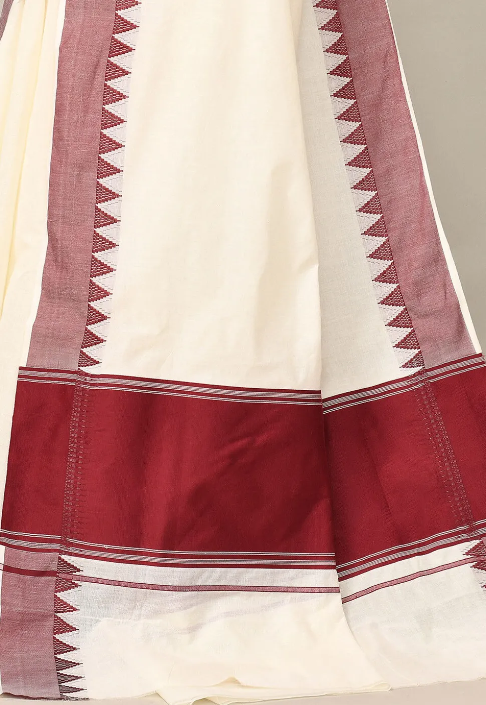 Kerala Kasavu Pure Cotton Saree in Off White