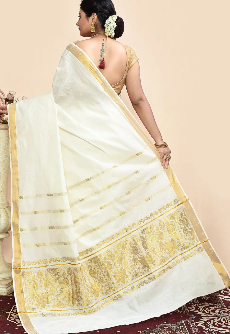 Kerela Kasavu Pure Cotton Saree in Off White