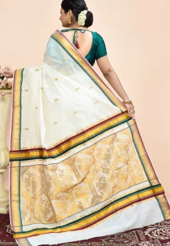 Kerela Kasavu Pure Cotton Saree in Off White
