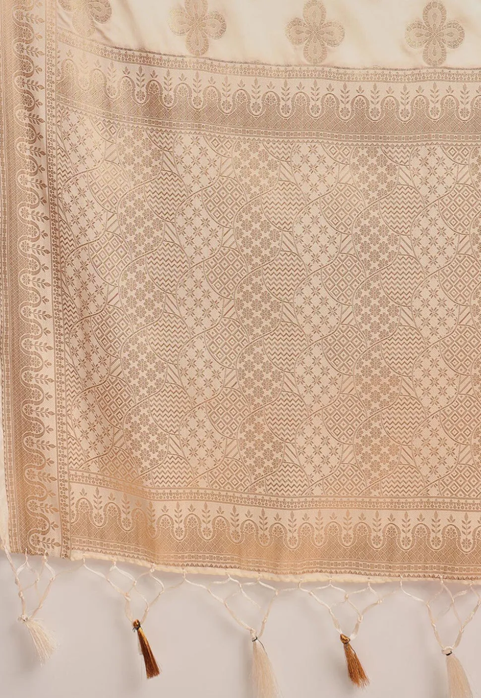 Kerela Kasavu Silk Crepe Saree in Cream