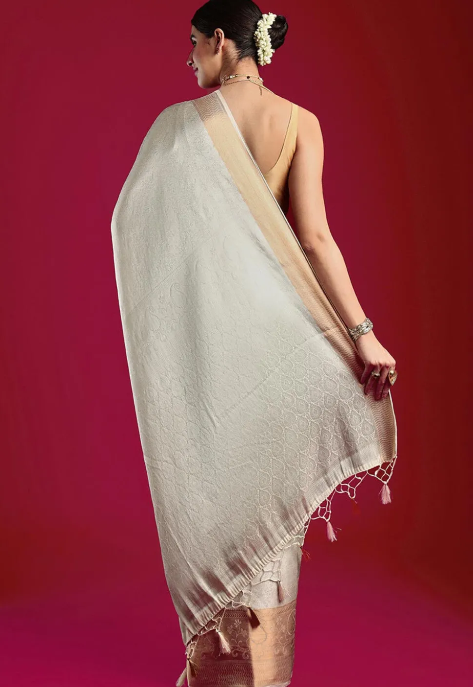 Kerela Kasavu Silk Saree in Silver