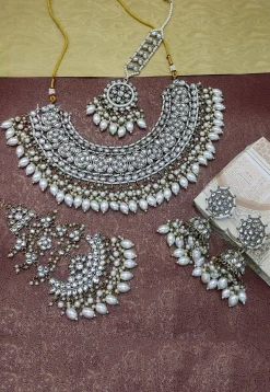 Kundan Choker Necklace Set