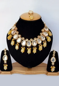 Kundan Choker Necklace Set