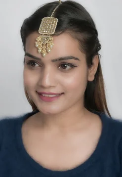 Kundan Maang Tikka