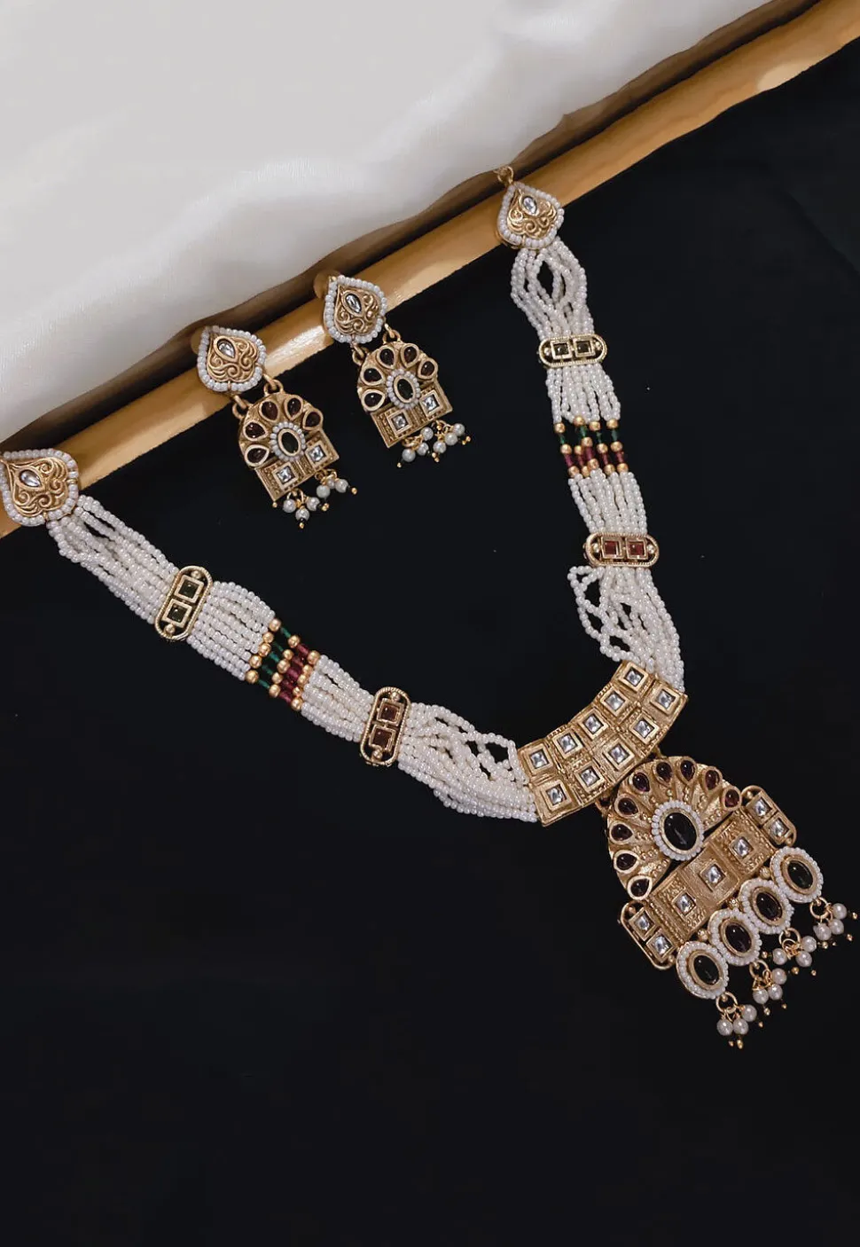 Kundan Necklace Set