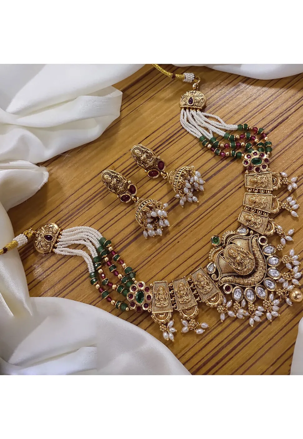 Kundan Temple Choker Necklace Set