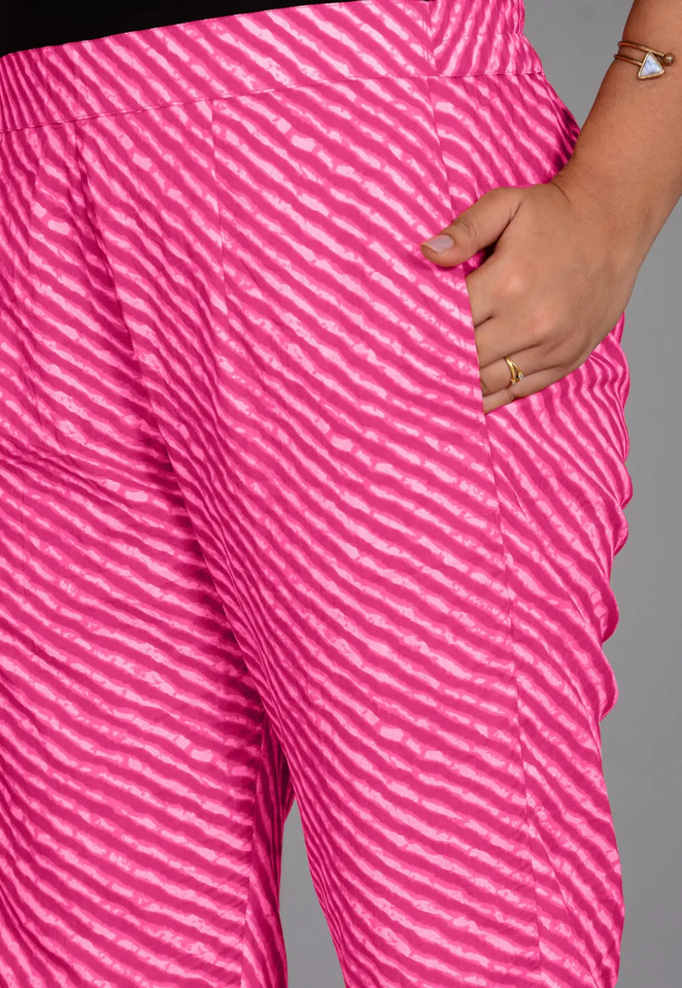 Leheriya Printed Cotton Pant in Pink