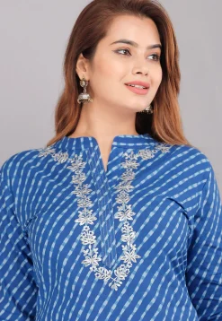 Leheriya Printed Cotton Straight Kurti in Blue