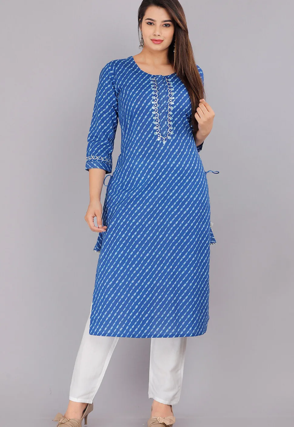 Leheriya Printed Cotton Straight Kurti in Blue