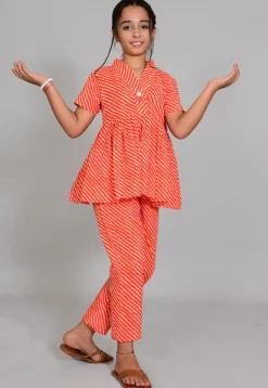 Leheriya Printed Cotton Short Kurti Set in Red and White