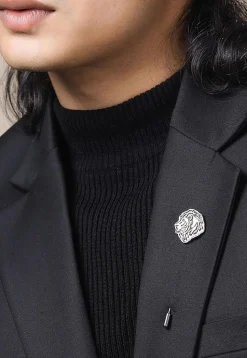 Lion's Mane Metallic Lapel Pin