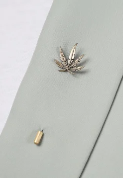 Majestic Maple Metallic Lapel Pin