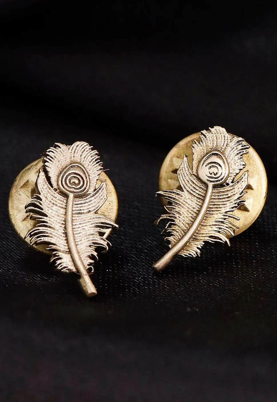 Peacock Grace Metallic Collar Tips