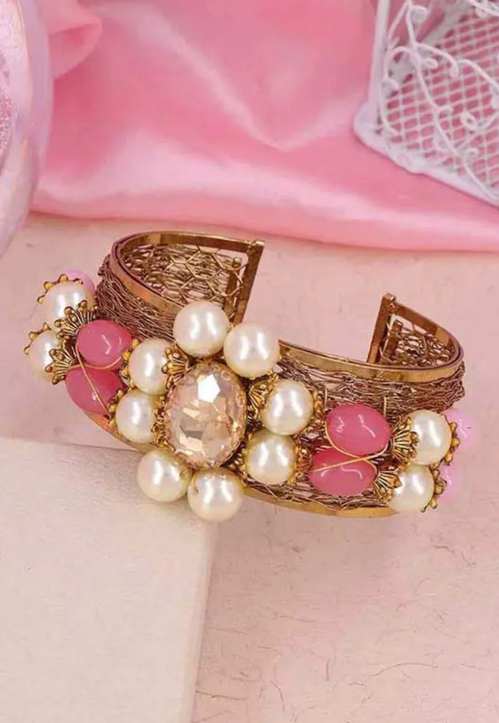 Pearl Adjustable Hand Cuff