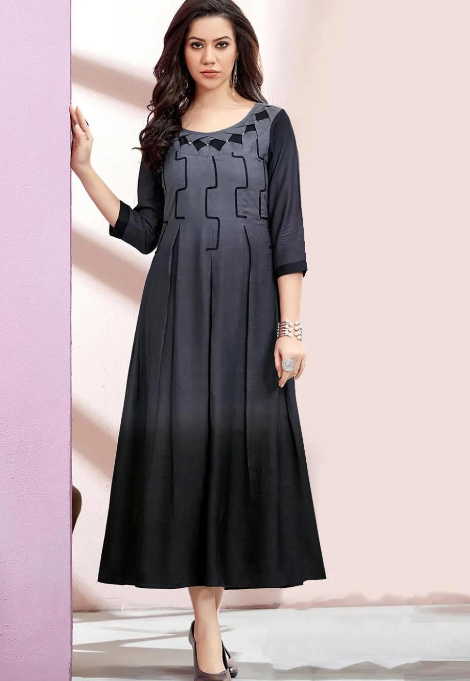 Pleated Rayon Slub Pleated Kurta in Grey and Black Ombre