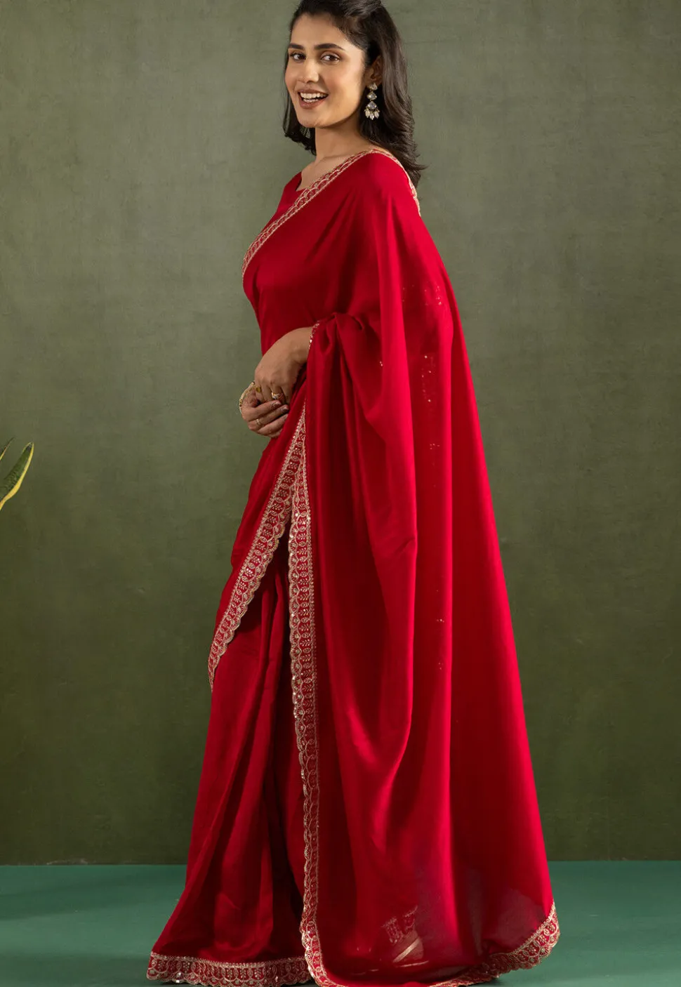 Pre-stitched Chiffon Scalloped Saree in Red