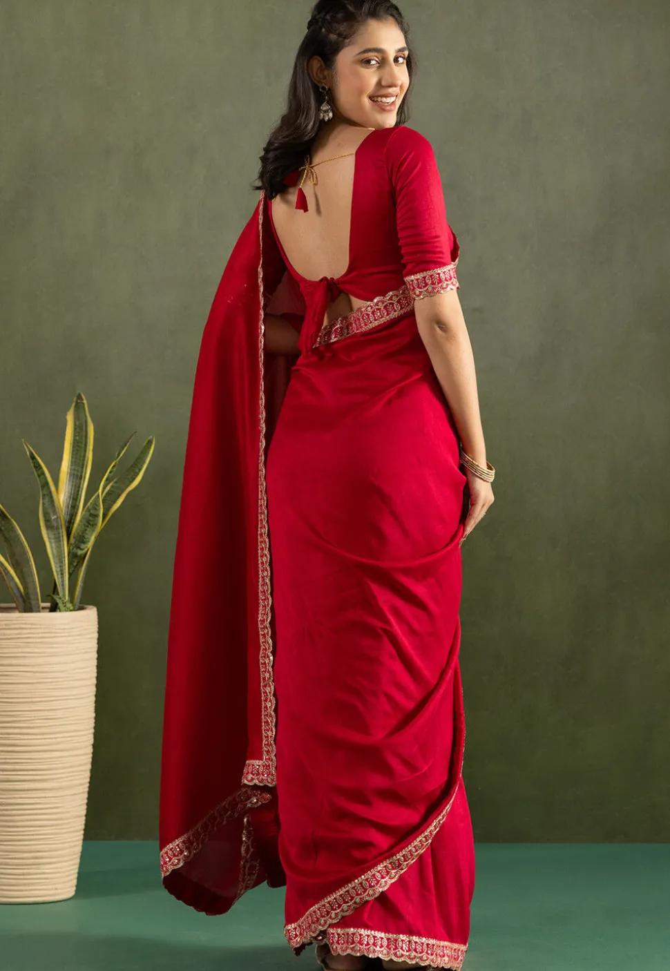 Pre-stitched Chiffon Scalloped Saree in Red