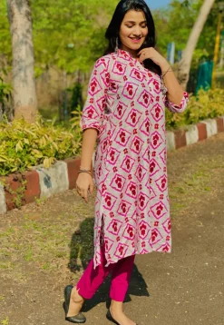 Printed Cotton Straight Kurta in Off White