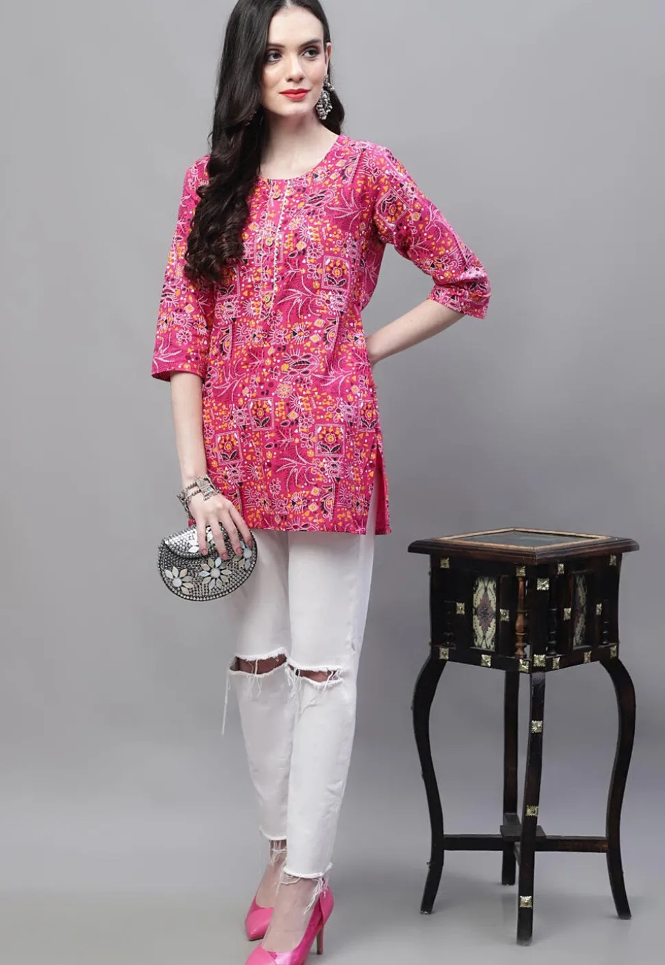 Printed Cotton Straight Kurti in Pink