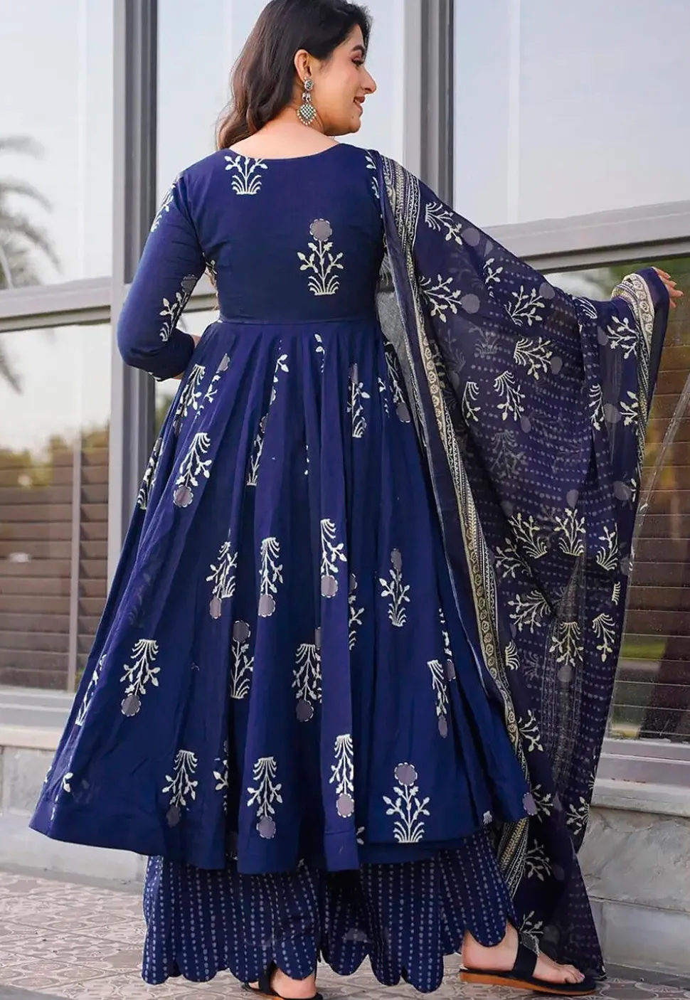 Printed Muslin Cotton Pakistani Suit in Navy Blue
