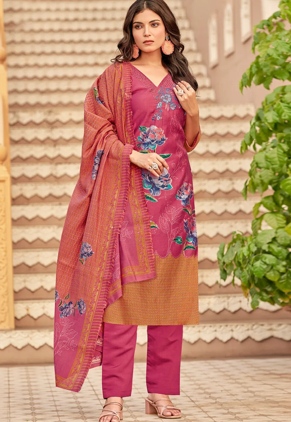 Printed Muslin Silk Pakistani Suit in Pink