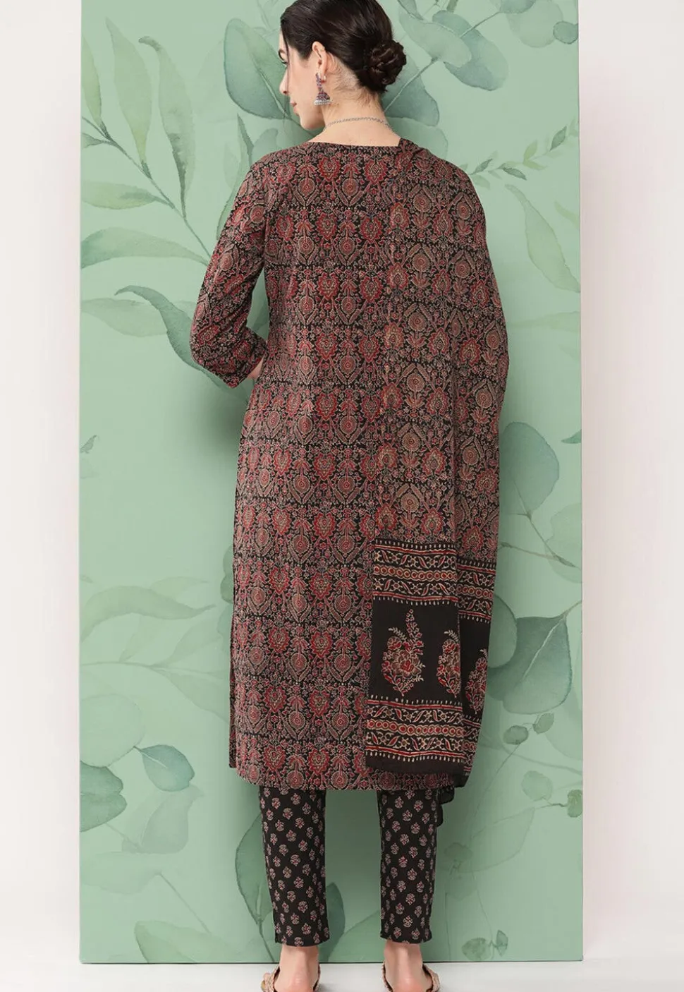 Printed Pure Cotton Pakistani Suit in Black