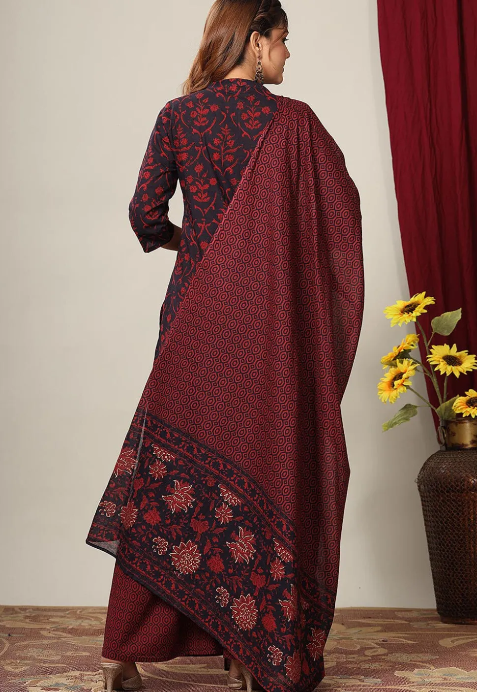 Printed Pure Cotton Pakistani Suit in Black