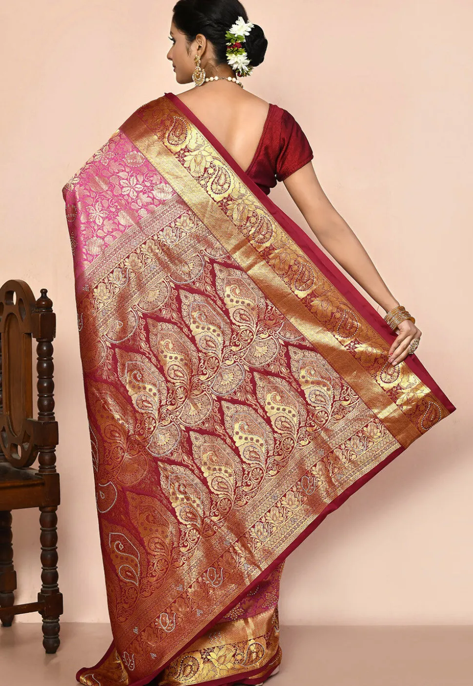 Pure Kanchipuram Silk Embellished Saree in Pink