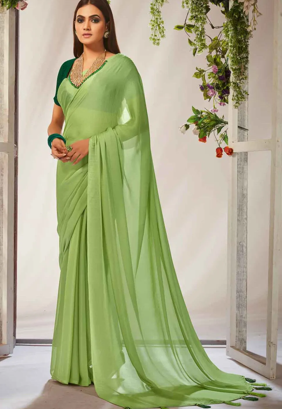 Solid Color Chiffon Saree in Light Green