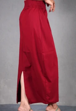 Solid Color Cotton Lycra (Elastane) Petticoat in Maroon