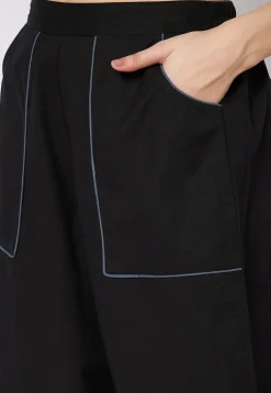 Solid Color Cotton Pant in Black