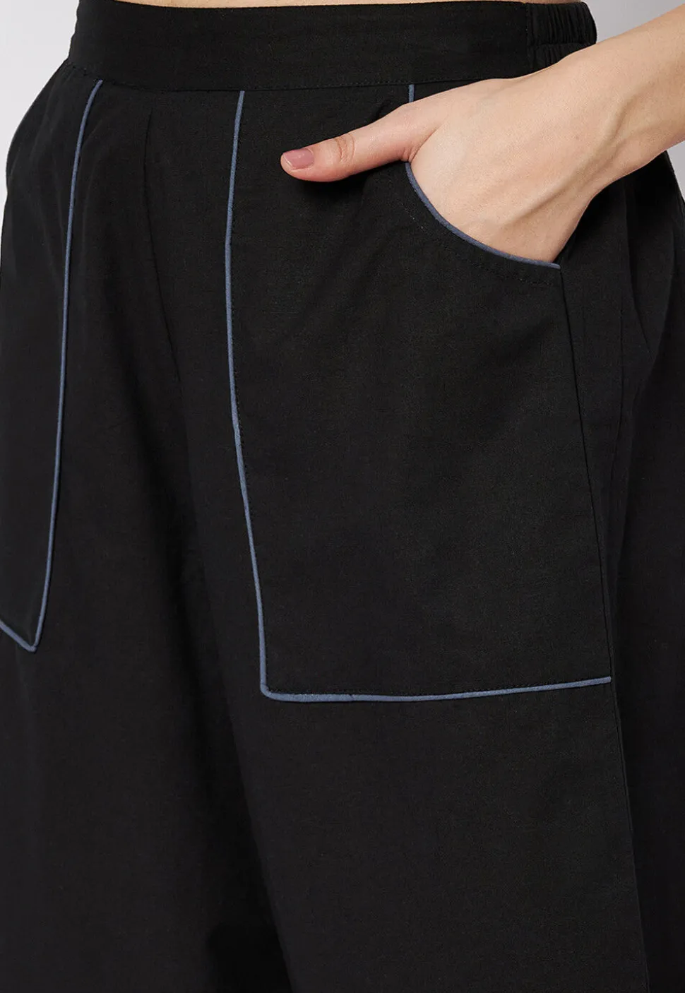 Solid Color Cotton Pant in Black