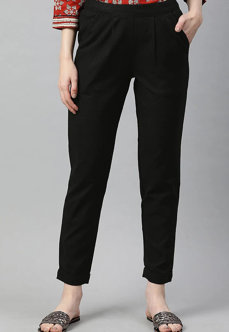 Solid Color Cotton Pant in Black