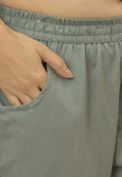 Solid Color Cotton Pant in Grey