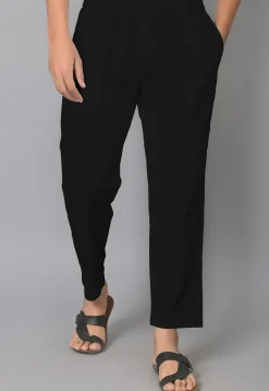 Solid Color Cotton Pant in Black