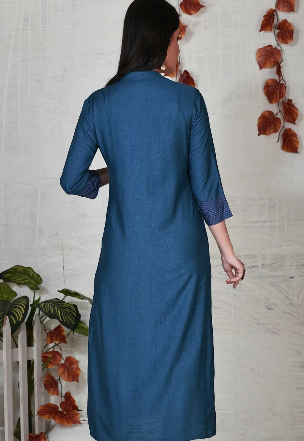 Solid Color Cotton Rayon Front Slit Kurta in Blue