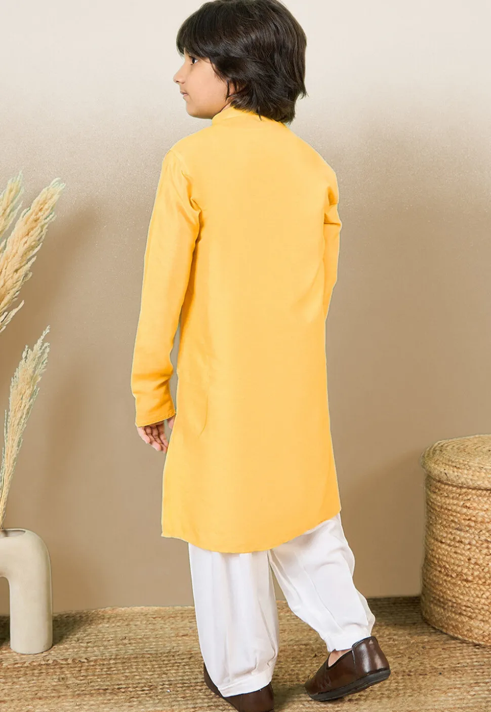 Solid Color Cotton Silk Kurta Set in Yellow