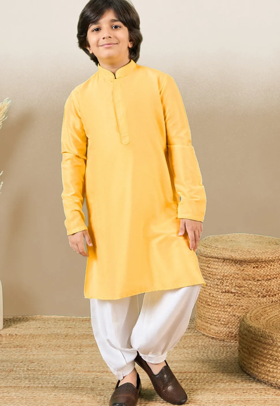 Solid Color Cotton Silk Kurta in Yellow