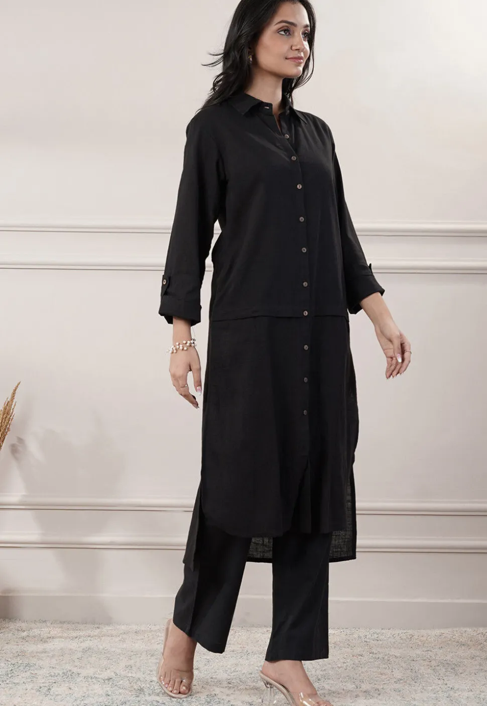 Solid Color Cotton Slub Straight Kurta in Black